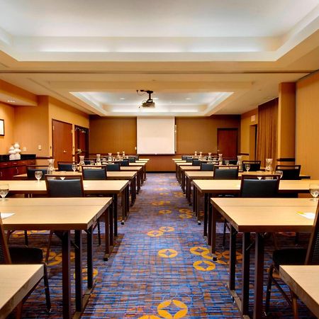 Hotel Courtyard By Marriott Madison East Exterior foto