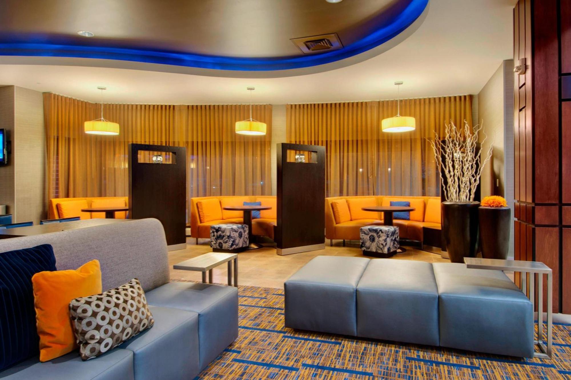 Hotel Courtyard By Marriott Madison East Exterior foto