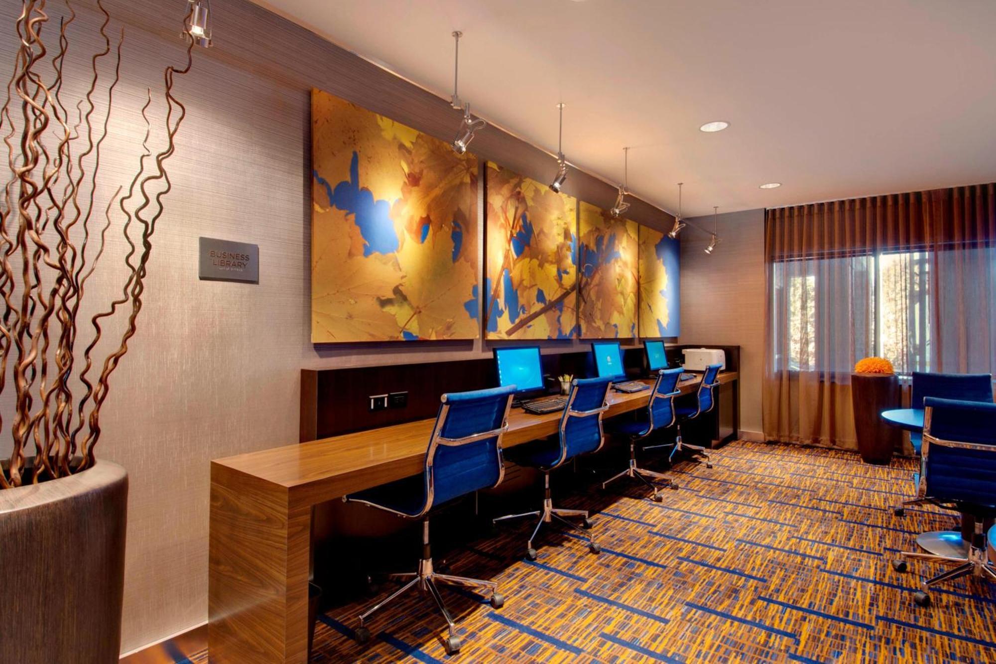 Hotel Courtyard By Marriott Madison East Exterior foto