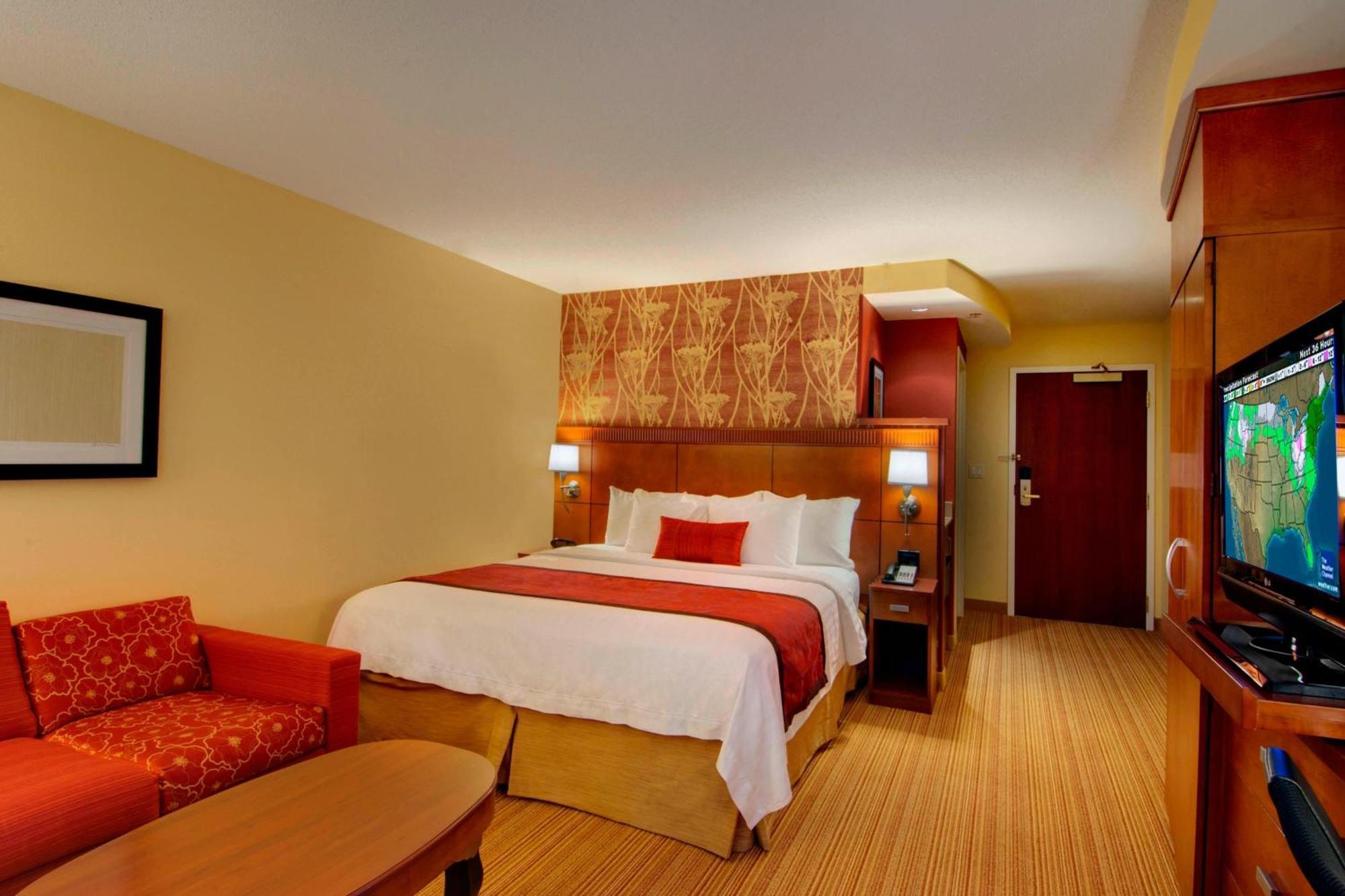 Hotel Courtyard By Marriott Madison East Exterior foto